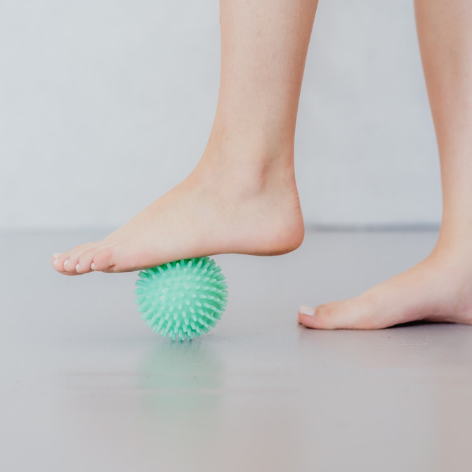 Masážní míček Spiky Ball Line Sport 9 cm