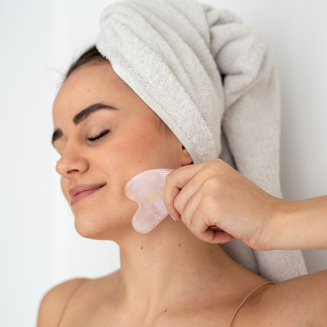 Kámen Gua Sha | Nefritová masážní deska Acus Med - srdce - růžová
