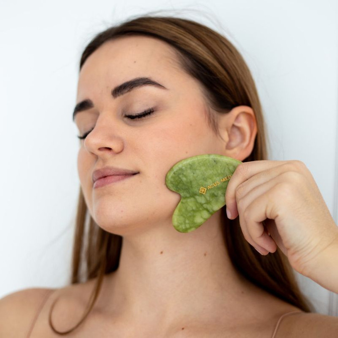 Kámen Gua Sha | Nefritová masážní deska Acus Med - srdce - zelená