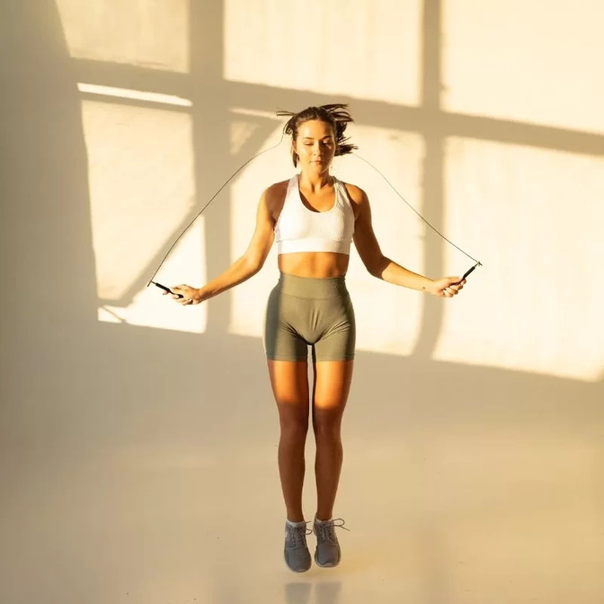 Cvičební švihadlo Line Sport - hliníkové, 3m