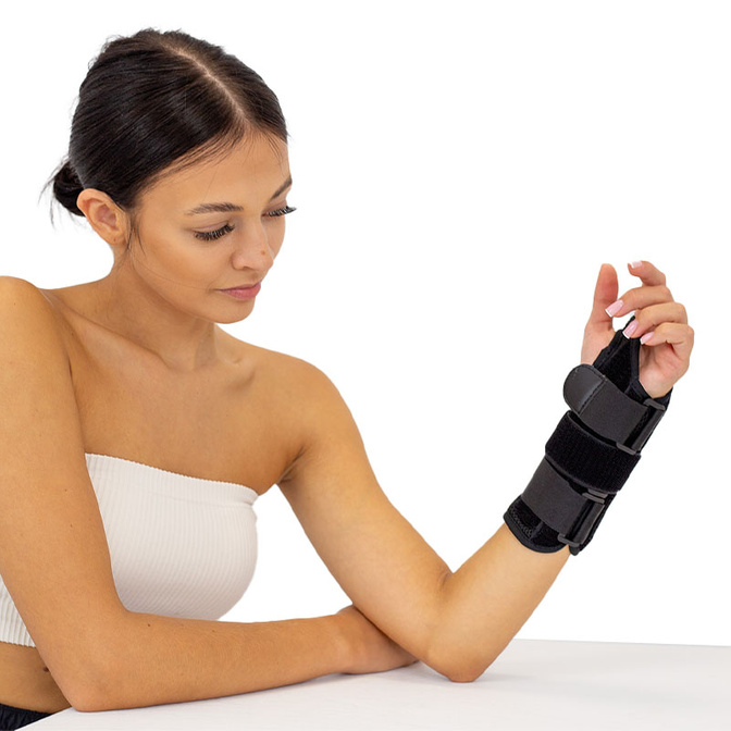 Zápěstní ortéza s pevnou dlahou Line Sport