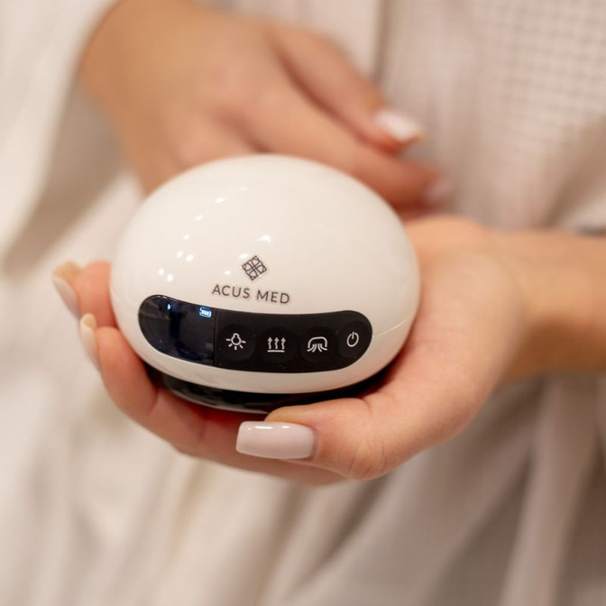 Elektrická masážní baňka proti celulitidě uCute Acus Med, bílá