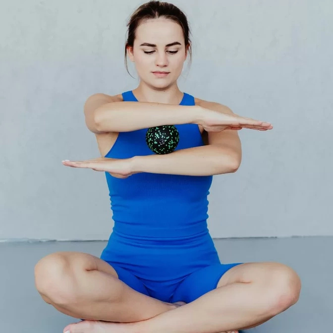 Masážní míček Line Sport 8 cm