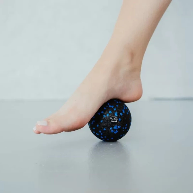 Masážní míček Line Sport 8 cm