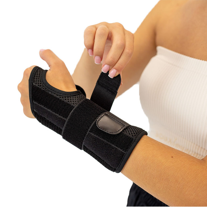 Zápěstní ortéza s pevnou dlahou Line Sport