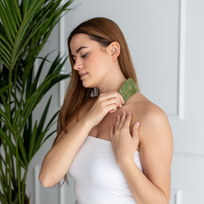 Kámen Gua Sha | Nefritová masážní deska Acus Med - trojúhelník - zelená