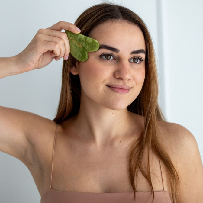 Kámen Gua Sha | Nefritová masážní deska Acus Med - srdce - zelená