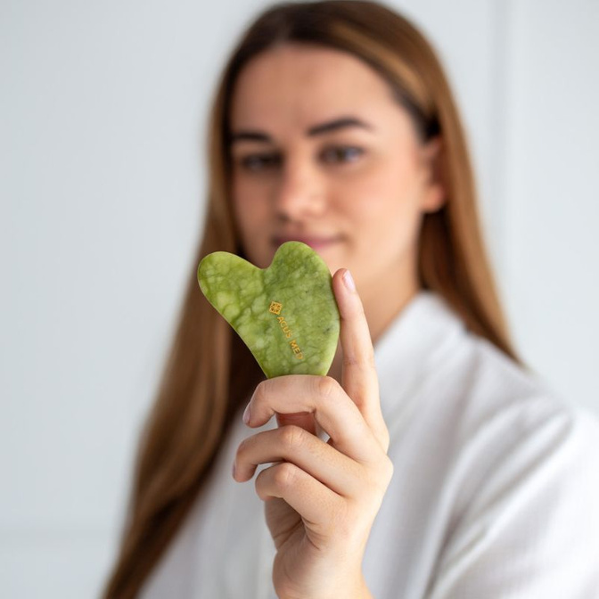 Kámen Gua Sha | Nefritová masážní deska Acus Med - srdce - zelená