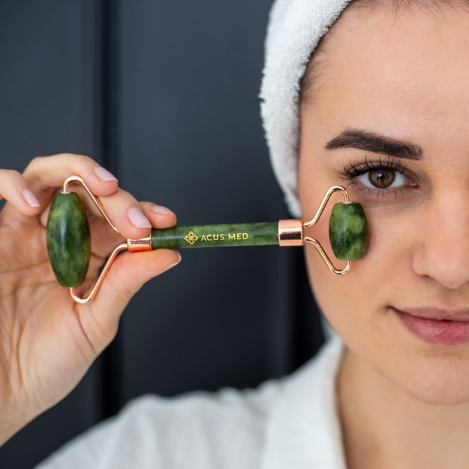 Gua Sha Jade Roller | Masážní váleček na obličej Acus Med - zelený
