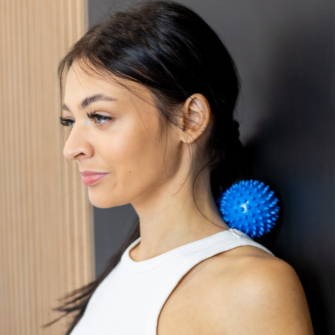 Masážní míč Peanut Spiky Ball Line Sport