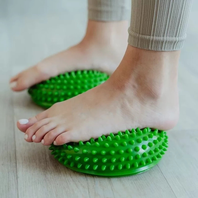 Balanční a masážní podložka na chodidla Line Sport 2 ks.